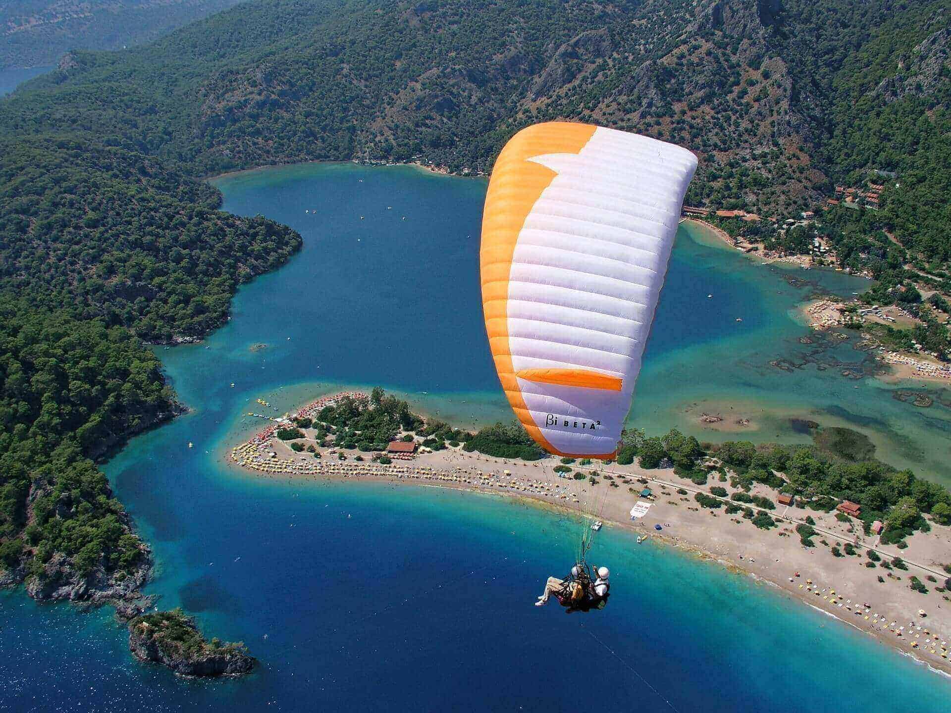 paragliding-1220001_1920(1)